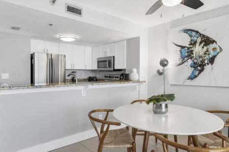 The Oyster By Brightwild-Beachfront Condo Destin Exteriör bild