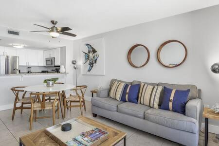 The Oyster By Brightwild-Beachfront Condo Destin Exteriör bild